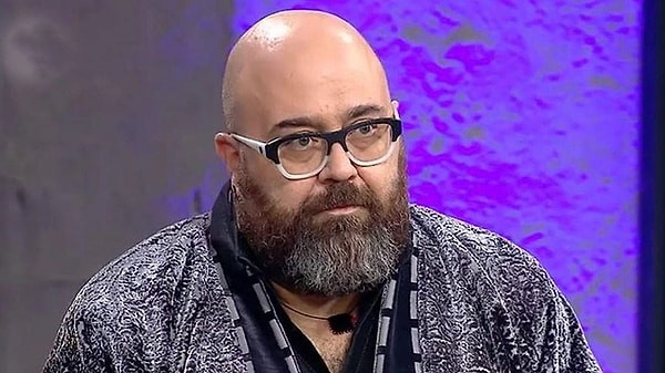 MasterChef'in dün akşam yayınlanan bölümüne Hasan'ın uyuması damga vurdu. Kaptanların yarışında uyuklayan Hasan, Somer Şef'in göründen kaçmazken, Hasan'ın bu hareketi uyarı aldı.