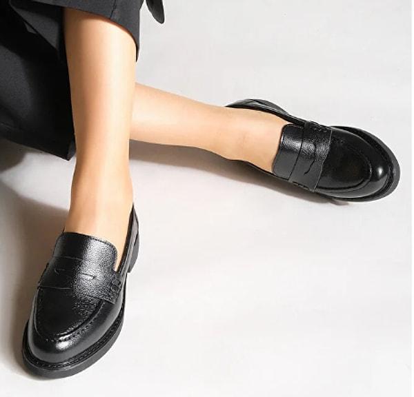 11. Zamansız modeli ile kadınların en çok tercih ettiği ayakkabılardan...