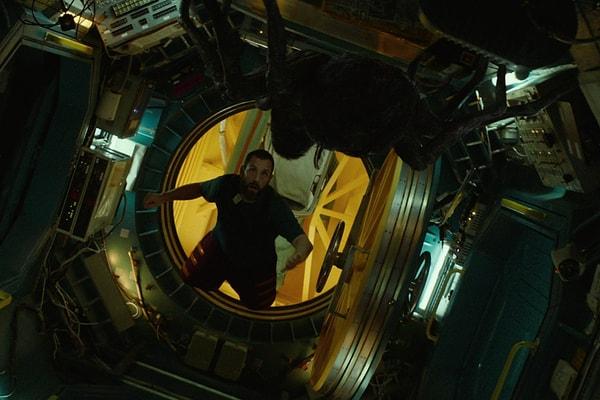Netflix yapımı bilim kurgu filmi Spaceman'in başrolünde oynayacağı açıklanan ünlü oyuncu, yeni rolüyle heyecan yaratmıştı.