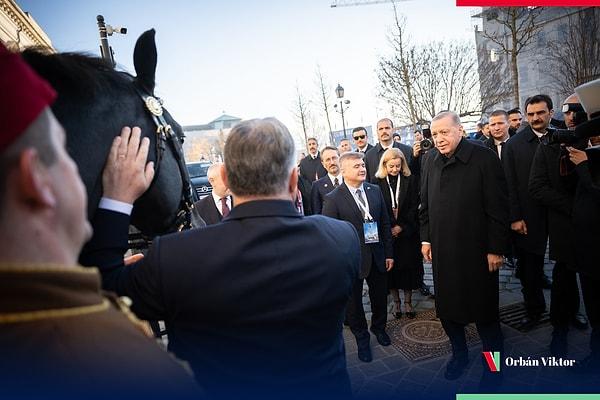 Gerçek Gündem'in haberine göre Macaristan Başbakanı Viktor Orban, bu hediyeleşme ile ilgili sosyal medya hesabından herkesi gülümseten bir paylaşım yaptı.