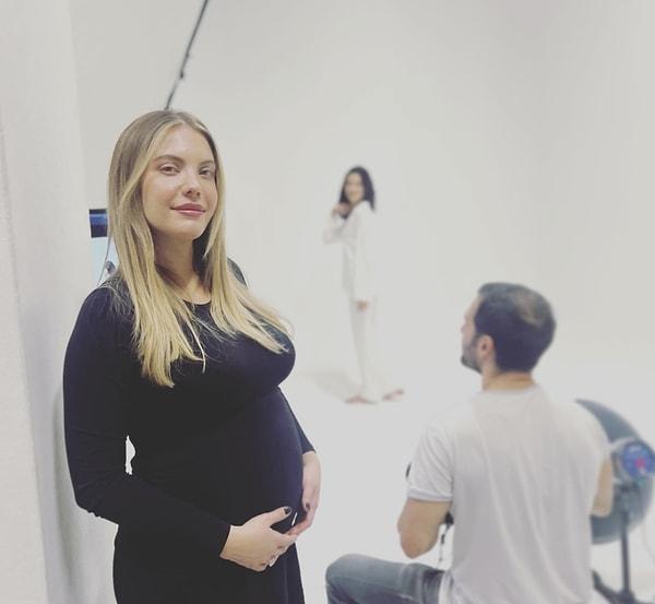 Kız bebek bekleyen ve hamileliğinin yaklaşık 22. haftasında olan güzel oyuncu görenleri hayran bırakan bir fotoğraf daha paylaştı!