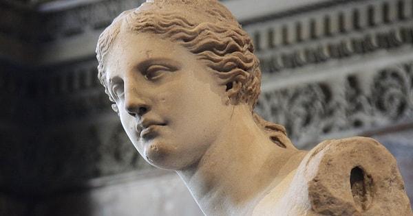 8. "Venus de Milo" heykeli hangi antik uygarlığa aittir?