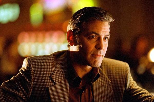 "Ocean's Eleven", "Yer çekimi", "Aklı Havada" ve "Aşk ve Para" gibi yapımlarda rol alan ünlü aktör George Clooney, başarılı performansıyla kendine hayran bırakmaya devam ediyor.