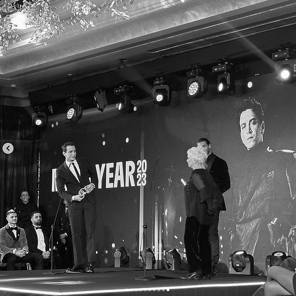 Selahattin Paşalı, geçtiğimiz günlerde düzenlenen GQ Türkiye Men Of The Year ödül töreninde ise Yılın Oyuncusu ödülüne layık görüldü.