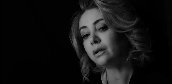 Oyunculuk dışında müziğe de ilgisi olduğunu keşfettiğimiz Sibel Taşçıoğlu meğer yıllar önce bir şarkıya cover yapıp klip çekmiş.