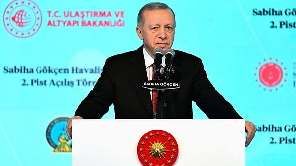 Erdoğan, samimi diyaloğun ardından "Dünyada artık Türkiye her yönüyle elhamdülillah bir ilke imza atıyor. İnşallah daha da artarak devam edecek" sözleriyle konuşmasını bitirdi.