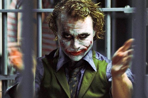 İlk filmden oldukça farklı olması beklenen 'Joker 2'den yeni görsellerin paylaşılması şimdiden heyecanlandırdı.