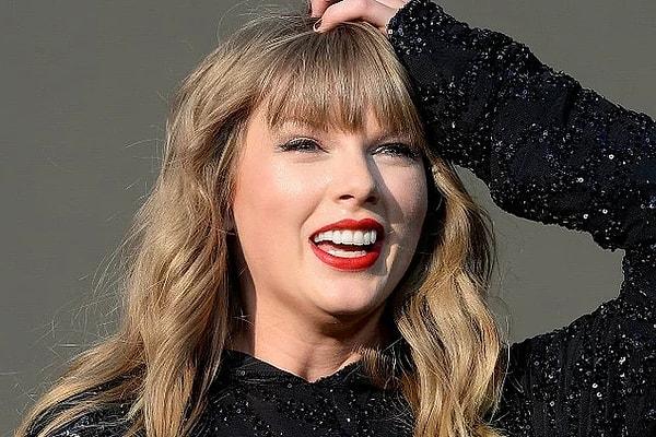 3. Taylor Swift'i daha önce duymadıysanız bile bu sene birçok başarının altına imzasını atmasıyla aldığı ödüllerden ona mutlaka aşinasınızdır. Ünlü pop yıldızı dur durak bilmeden başarılarına yenisini eklemeye devam ediyor.