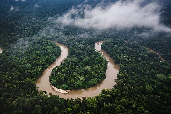 4. Amazon Nehri hangi kıtadan doğar?