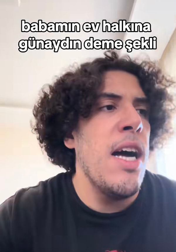 Hayran kitlesinin büyümeye başlaması ve talep görmesiyle birlikte başarılı komedyen artık stand up da yapıyor.