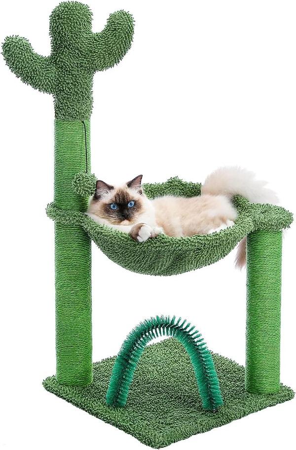 9. Kedinizin hem keyif yapabileceği hem de tırmalama zevkini yaşayabileceği kaktüs tasarımlı kedi tırmalama direği.