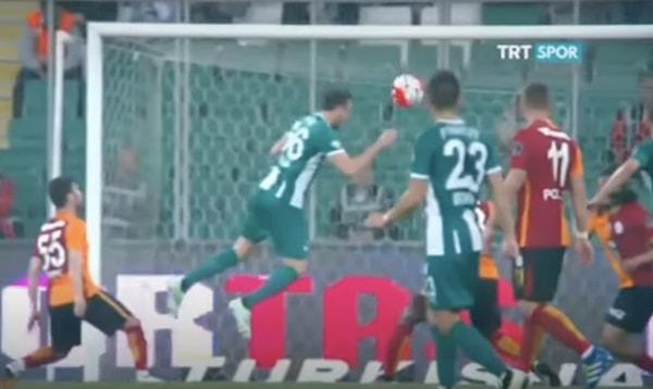 10. Tanju Çolak'a göre Tomas Sivok bu golü atarken kaç saniye havada asılı kalmıştır? (Havada el freni çekiyor)