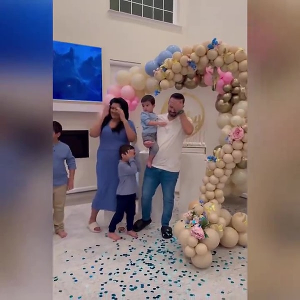 Beşinci çocuğunun da erkek olacağını öğrenen baba o anlarda elini başına götürürken tepkiler de viral oldu.