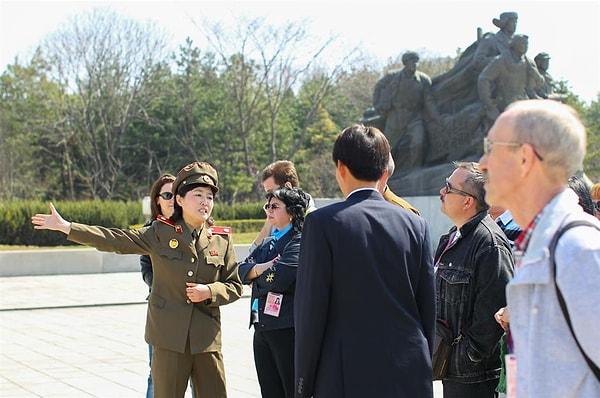 12. "Savaş müzesinde 'Kuzey Koreli bebekleri yiyen' Japon askerlerinin fotoğrafları vardı."