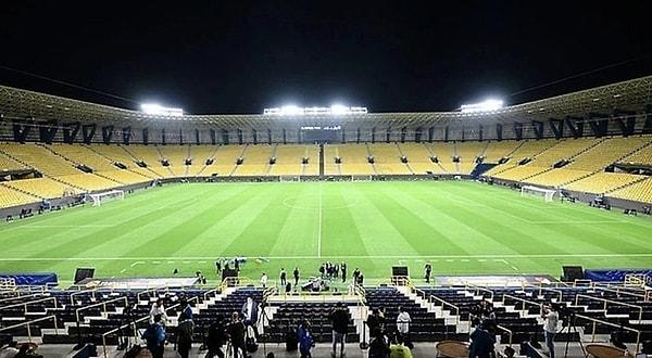 Fenerbahçe ve Galatasaray yönetimi maç ısınmasına Atatürk tişörtüyle çıkılmasına izin verilmemesi halinde maça çıkmayacaklarını açıkladı. Kriz, her iki takımın da sahaya çıkmama kararı almasına sebep oldu.