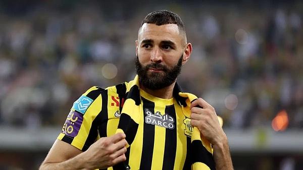Al Ittihad'e yakın kaynaklara göre; Karim Benzema'nın kulüpten izin alarak böyle bir hamlede bulunduğu vurgulandı.