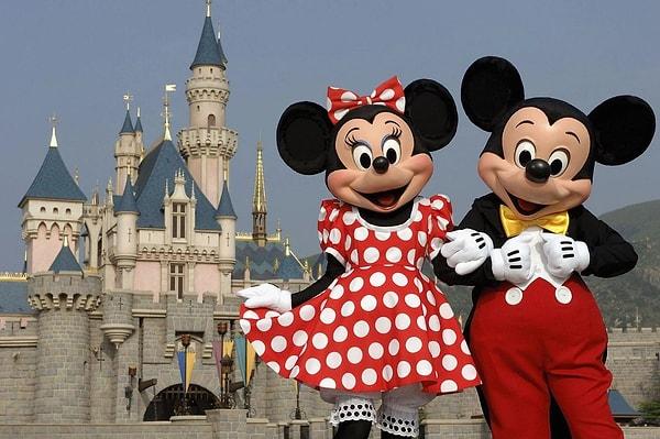 Tüm dünyanın tanıdığı Disney'in ilk Mickey ve Minnie Mouse karakterleri, telif hakları bittiği için 1 Ocak 2024 ile kamu malı haline geldi.