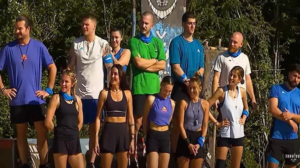 Her yıl olduğu gibi bu yıl da Survivor'ın All Star yarışmacılarından oluşan yeni sezonu başladı. Acun'un girişi, Turabi ve Poyraz arasında yaşanan tartışma ve küçük gerginliklerle keyifli bir ilk bölüm izledik.