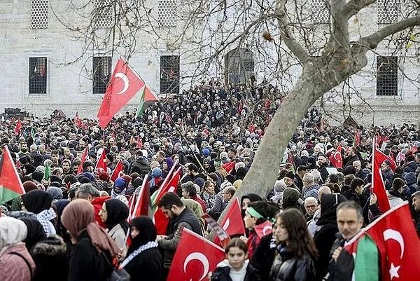 İstanbul’da 1 Ocak sabahı Filistin için düzenlenen miting gündemden düşmüyor.