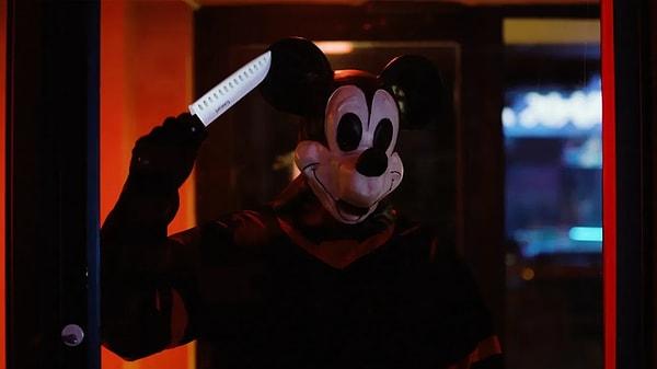 'Mickey's Mouse Trap' isimli bu film, bir arcade salonunda kapana kısılan bir grup arkadaşın "Mickey Mouse" isimli maskeli bir katil tarafından terörize edilmesini konu alıyor.
