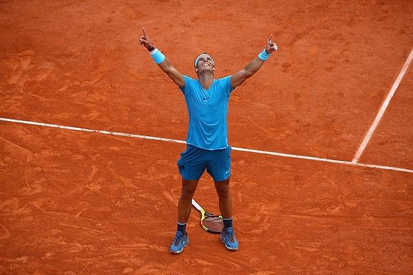 "Toprağın Kralı" olarak tüm dünyada nam salan Rafael Nadal, dört Grand Slam turnuvasından birisi olan, Fransa'da düzenlenen Roland Garros'u tam 14 defa kazanmayı başardı.