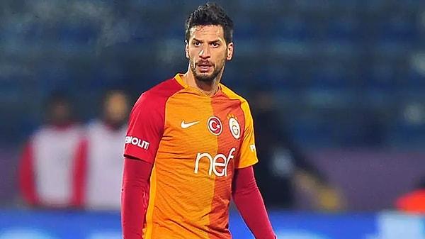 Hepimizin yakından tanıdığı futbolcuları dolandırdığı öne sürülen Seçil Erzan'ın bu isimlere ek Galatasaray'ın eski futbolcusu Hakan Balta'yı da aradığı ortaya çıktı.