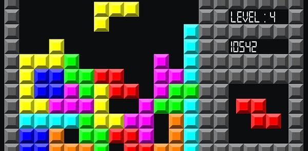 Tetris oyunu, ilk olarak 1984 yılında bir Sovyet mühendisi tarafından yaratıldı ve 1988'de ABD'ye ulaştı.