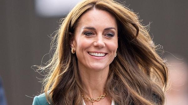 Asaleti, tarzı ve duruşuyla tam da Kraliyet Ailesine yakışır olan Kate Middleton zaman zaman aile meseleleri zaman zaman da Kraliyet kurallarıyla gündem oluyor.