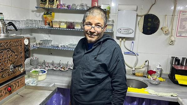 Barış Taş, Sinop'ta mütevazi bir çay ocağı işletmecisi.