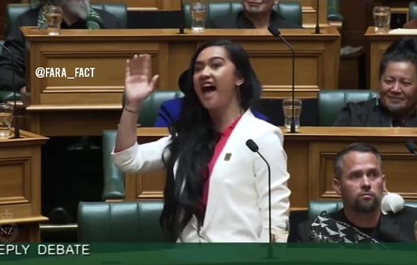 Maori temsilsicinin Yeni Zelanda meclisinde konuşmasından önce yaptığı Haka dansı da sosyal medyada gündem oldu.
