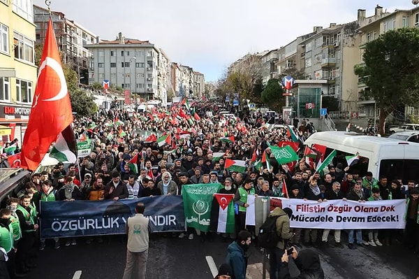 İHH’dan yapılan son açıklamada, yürüyüşün yerinin değiştirildiği ve yeni adresin Ümraniye olduğu duyuruldu.