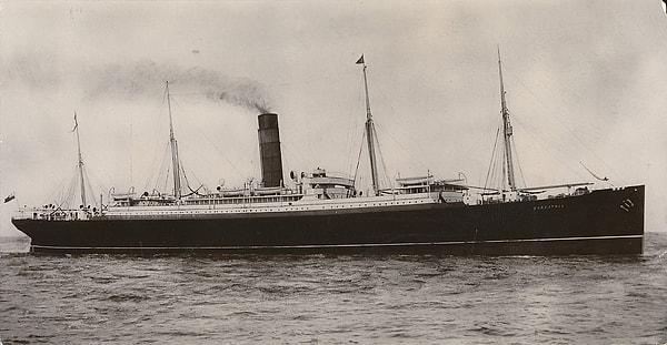 Kurtarma gemisi Carpathia geldikten sonra 705 Titanik yolcusuna ev sahipliği yaptı.