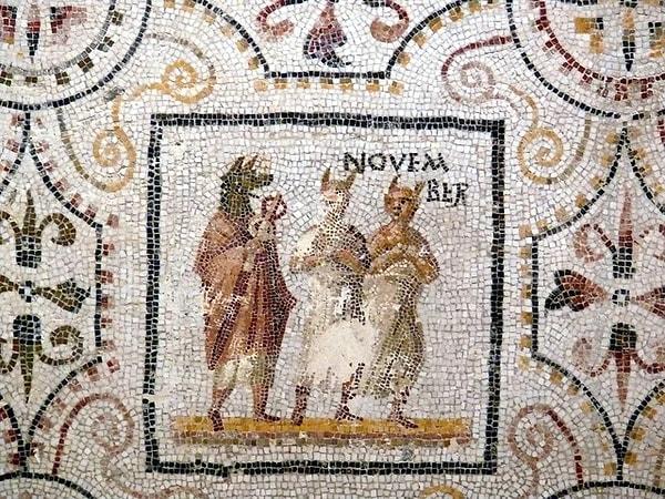 15. Eskiden Roma takviminde dokuzuncu ay olan Kasım ayını tasvir eden esrarengiz bir Roma mozaiği.