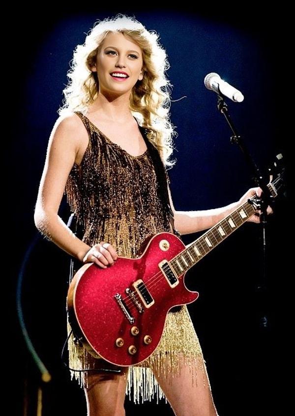 8. Country müziğin kraliçesi Taylor Swift gitti, tüm ışığıyla Serenay Sarıkaya geldi.