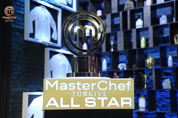 Son 4 yarışmacıyla çeyrek final bölümüyle ekranlara gelen MasterChef All Star'da büyük finale son 2 bölüm kaldı.