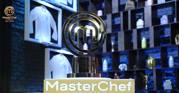 MasterChef All Star'ın büyük finaline son iki bölüm kalırken, yarışmanın çeyrek finalinde elenen isim herkesi şoke etti.