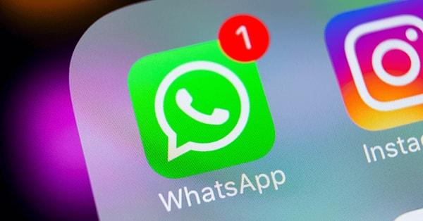 Pek çok kullanıcı, WhatsApp'ın mavi renk temasının daha iyi olduğunu, yeşil renkten memnun olmadıklarını dile getirdi.