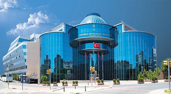 AK Parti'nin İstanbul Büyükşehir Belediye Başkanı Adayı ise Murat Kurum oldu. Kurum adaylığının açıklaması sonrası İmamoğlu yönetimine atıfta bulunarak 'İstanbul'un 5 yıllık fetret dönemini bitireceğiz' dedi.