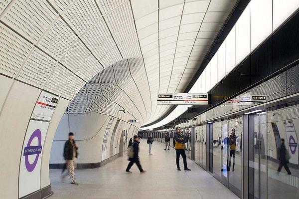 Geçtiğimiz günlerde bir X (Twitter) kullanıcısı, Londra'da yeni açılan bir metro ile İstanbul'da açılan bir metroyu karşılaştırdı.