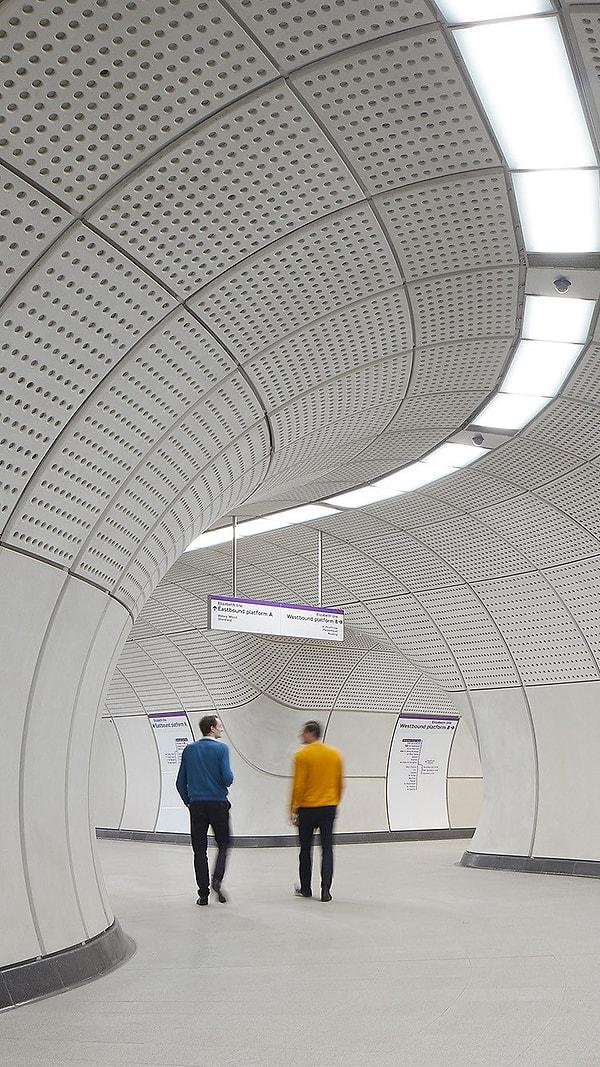 Londra'da açılan bir metro böyle görünürken,