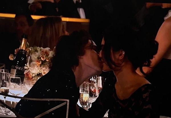Kylie Jenner ve Timothée Chalamet reklam aralarında öpüşürken görüntülendi: