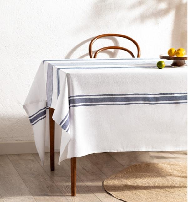 7. Madame Coco'nun bu özgün tasarımıyla dikkat çeken masa örtüsüyle, sofralarınızın çekiciliğini artırabilirsiniz.