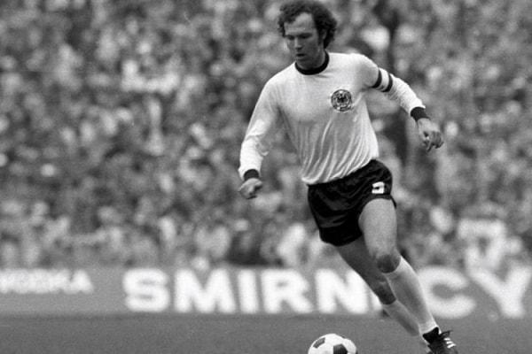 Alman Milli Takımı ve Bayern Münih'te oynadığı dönemlerde Alman futbolunun efsaneleri arasına giren Franz Beckenbauer, 78 yaşında hayatını kaybetti.