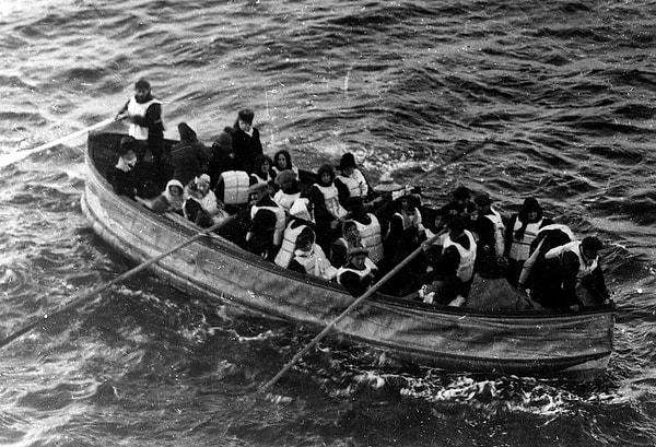 From the lifeboat, Goldsmith could witness the Titanic sinking slowly into the abyss.