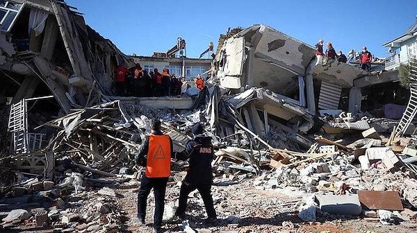 Jeofizik Yüksek Mühendisi Prof. Dr. Övgün Ahmet Ercan, Van ve Hakkari üzerinden Doğu Anadolu Bölgesindeki deprem riskine dikkat çekti.