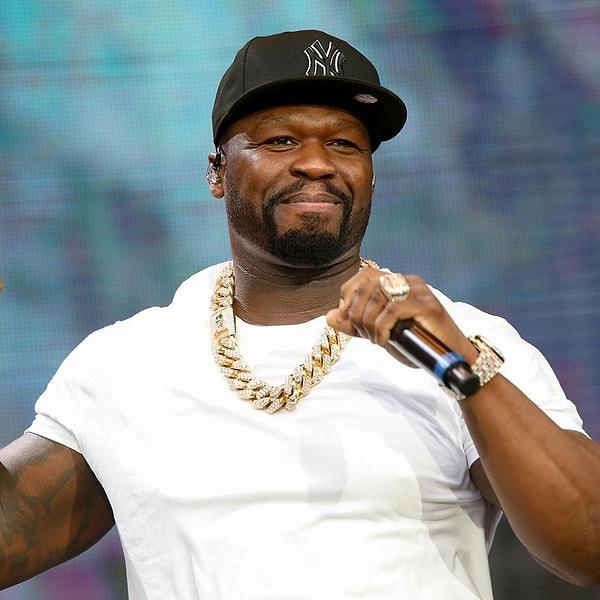 Amerika'nın en ünlü rap sanatçılarından bir tanesi 50 Cent. Kendisi özellikle "Candy Shop" ve "In da Club" gibi şarkılarıyla tanınıyor.