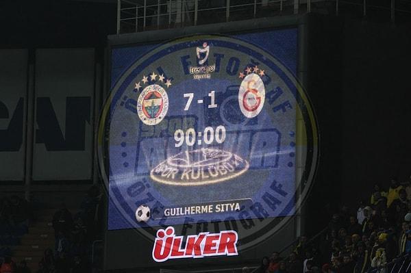 Fenerbahçe'nin 7-1 kazandığı karşılaşmada kısa süreliğine Galatasaray'ın logosu kullanıldı. Konyaspor'un Guilherme ile son dakikalarda bulduğu golde Konyaspor logosu yerine tabelada Galatasaray'ın logosu vardı.