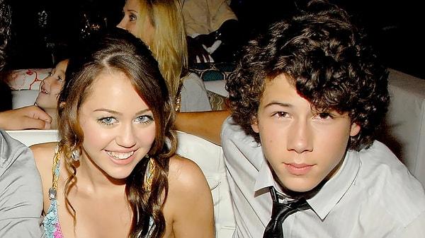 17. Miley Cyrus ve Nick Jonas