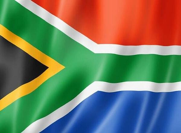 4- Güney Afrika, 19. yüzyılın başlarındaki İngiliz kolonizasyonu nedeniyle ana dili İngilizce olduğu için dil engeli olmadan uygun fiyatlı lüks sunmaktadır.