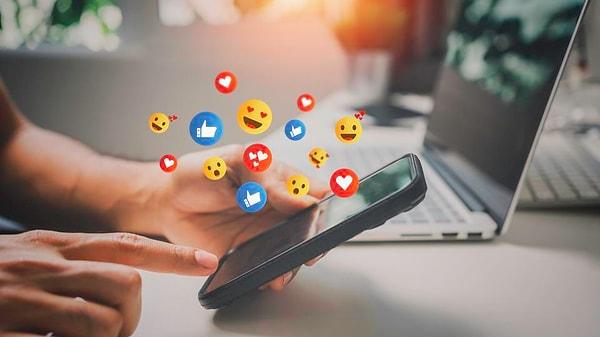 4. Günde ortalama kaç saatini sosyal medyada geçiriyorsun?